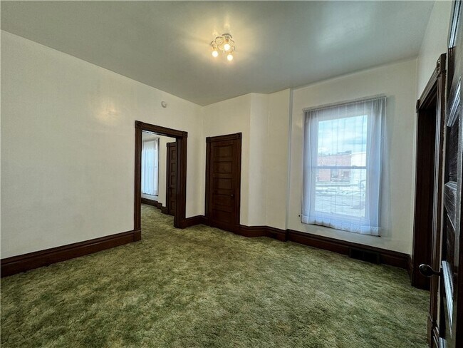 Building Photo - 407 Fallowfield Ave