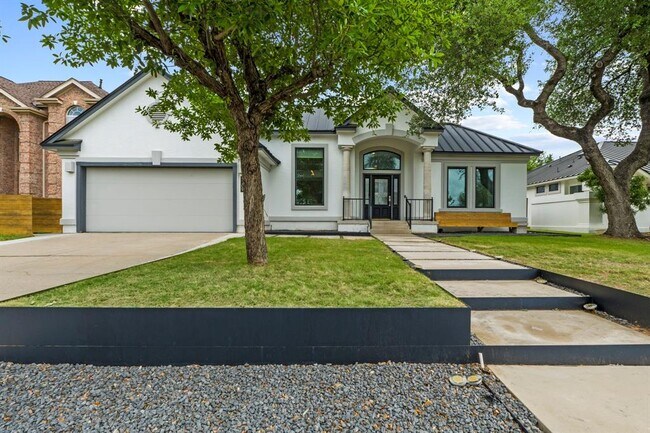 Building Photo - 9309 Bluegrass Dr