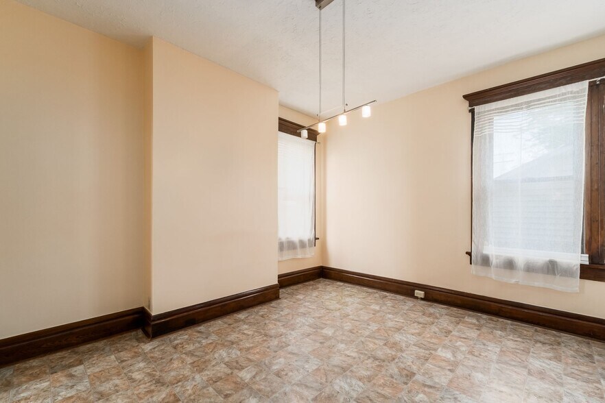 Building Photo - 277 S Champion Ave