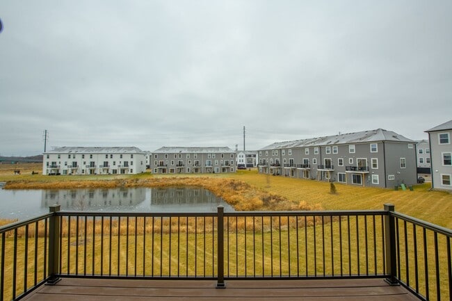 Building Photo - Awesome maple grove 5 bed 4 bath townhome! Pond views, 2 years old!