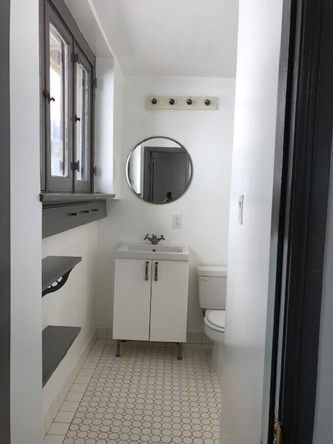 Building Photo - AS Maltman (#317)