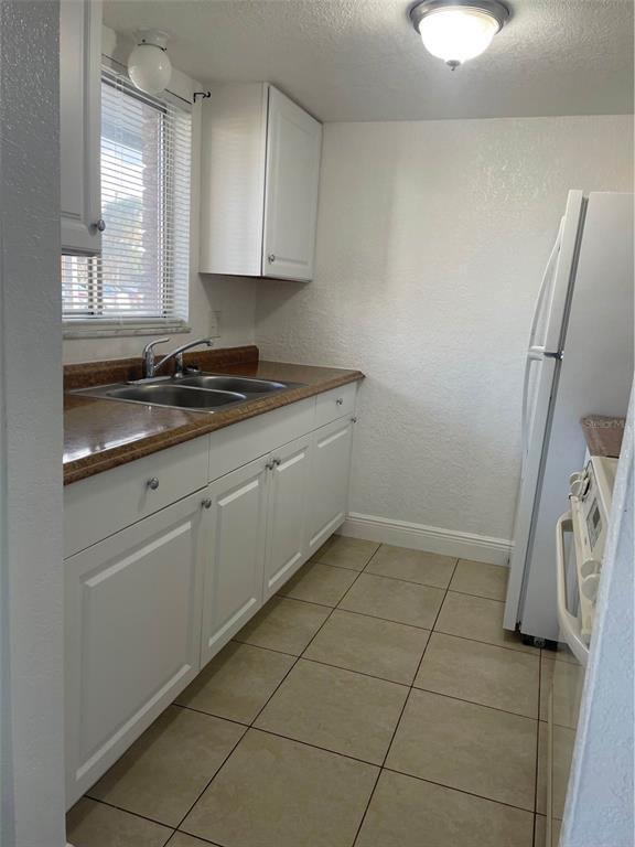 Building Photo - 797 W Lancaster Rd