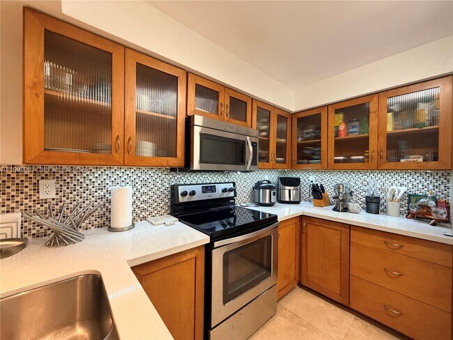 Building Photo - 15405 N Miami Lakeway