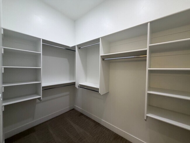 Building Photo - SPACIOUS PATIO HOME FOR RENT!