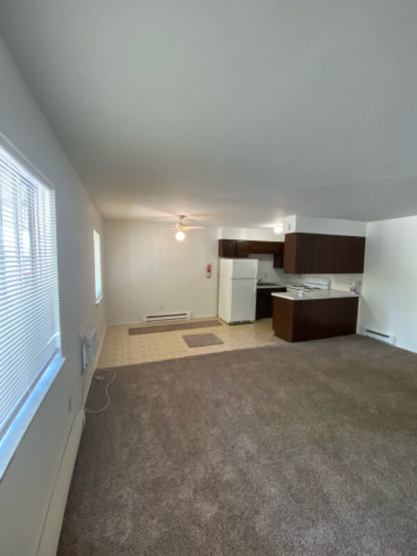 Building Photo - 126 Church St