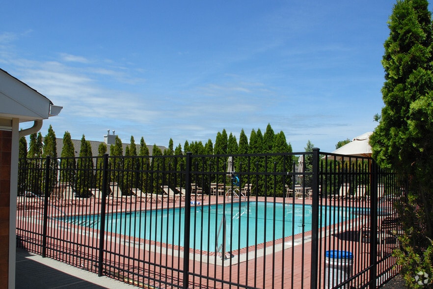 Primary Photo - The Regency Club