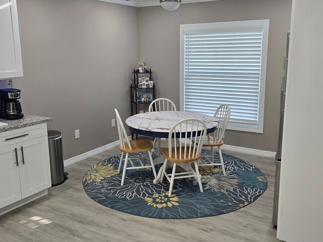 Dining area - 1250 S Pinellas Ave