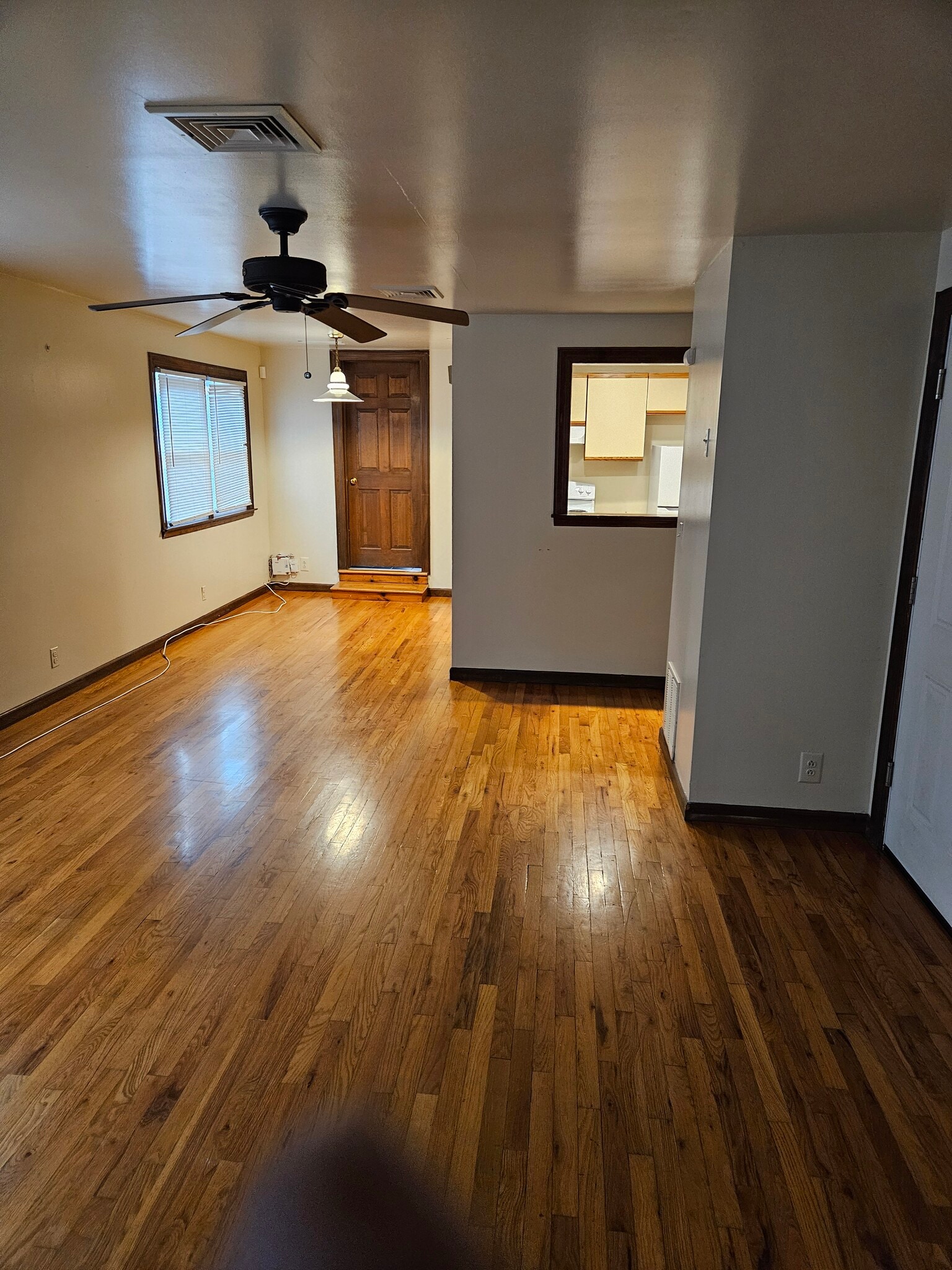 Building Photo - 340 W State St