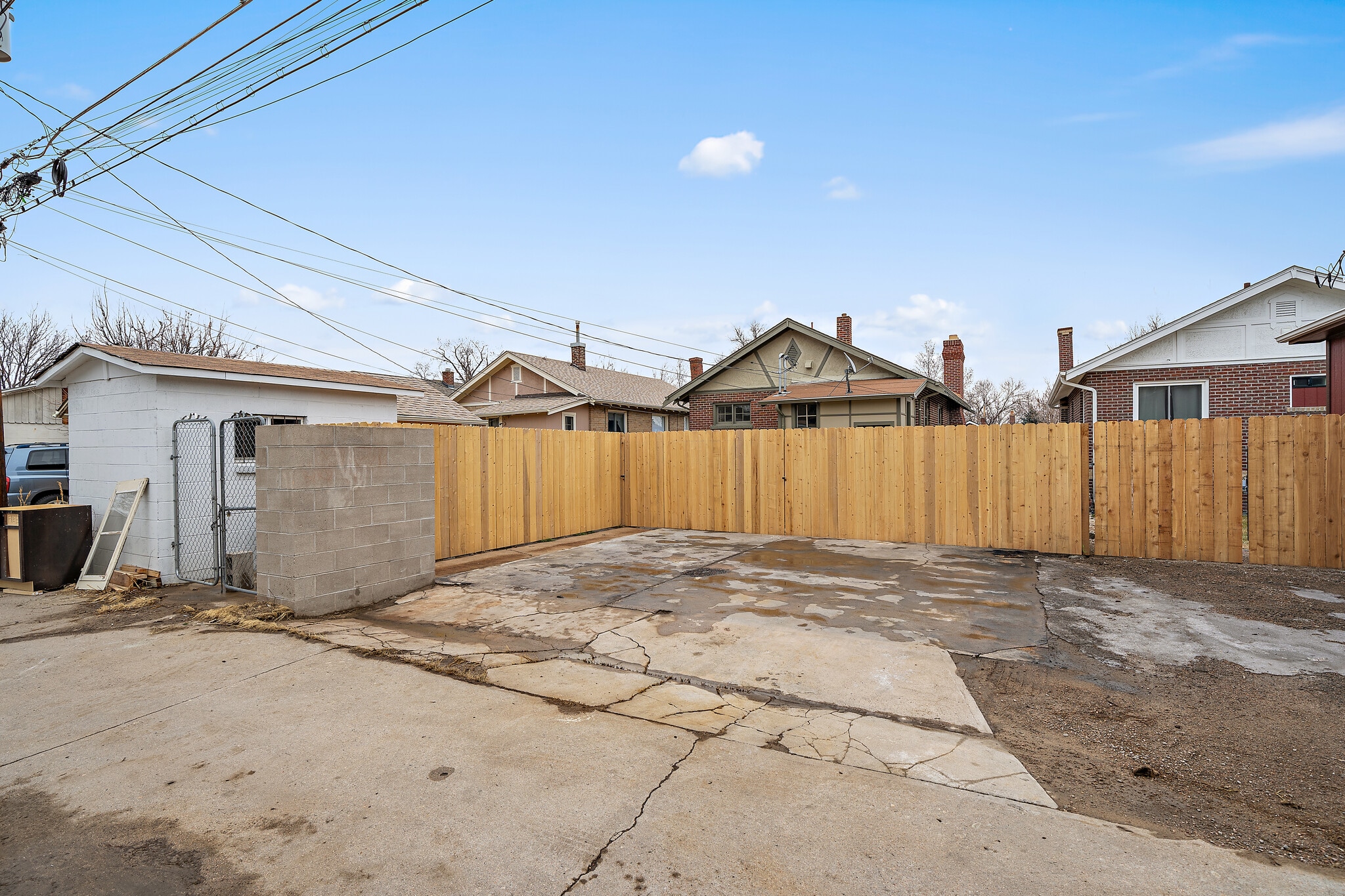 Off Street Parking - 4451 N Clay St