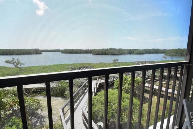 Building Photo - 1512 Pelican Point Dr