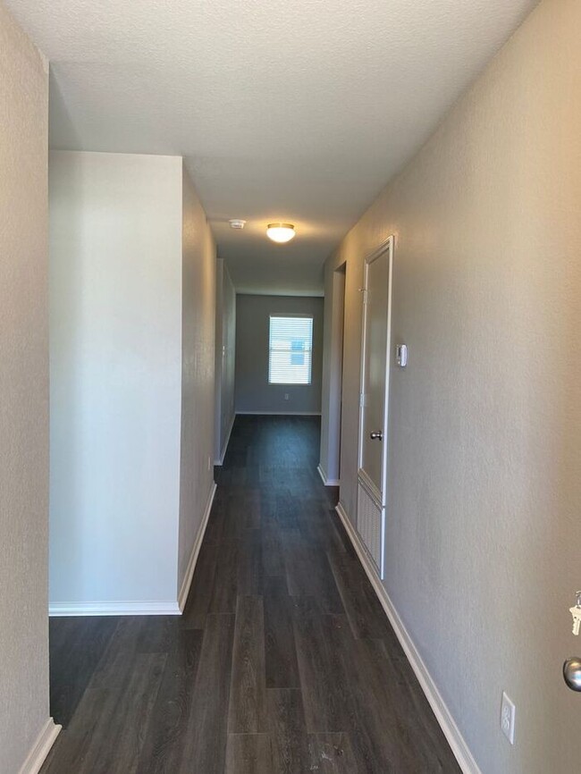 Building Photo - *Pre-leasing* Three Bedroom | Two Bathroom...