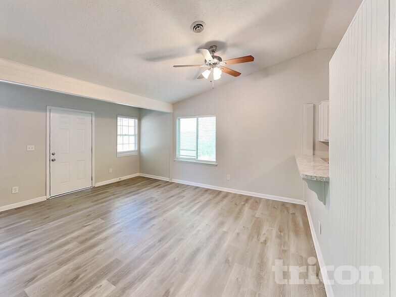 Building Photo - 3182 Lake Monroe Rd