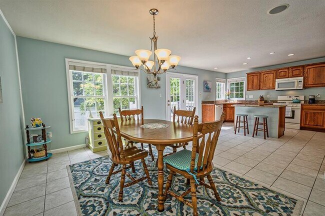 Building Photo - 134 Chapel Harbor Dr