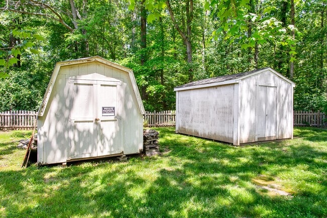 Building Photo - $2,500 / 3 br / 3 ba / 1,750 sqft