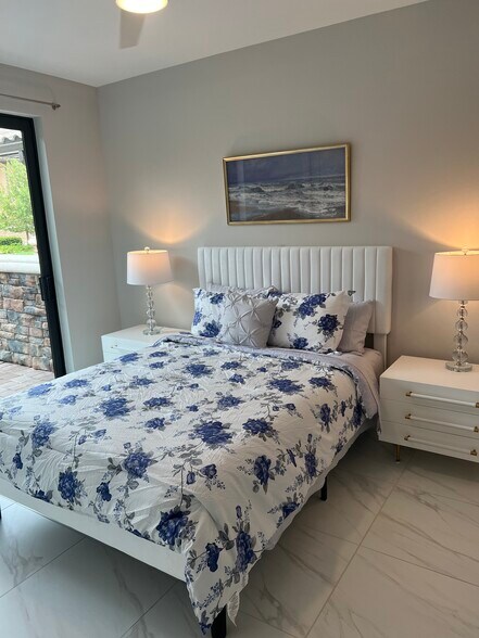 Building Photo - 15257 Zeno Way