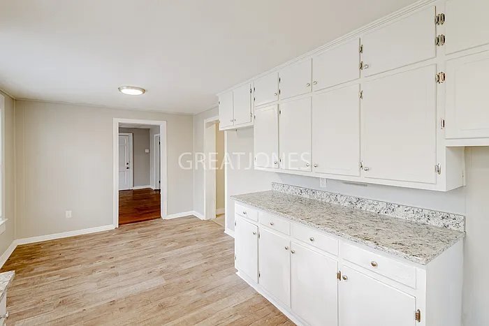 Building Photo - 7414 1st Ave S