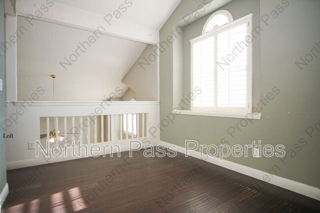 Building Photo - 1516 Cherokee Ridge Dr