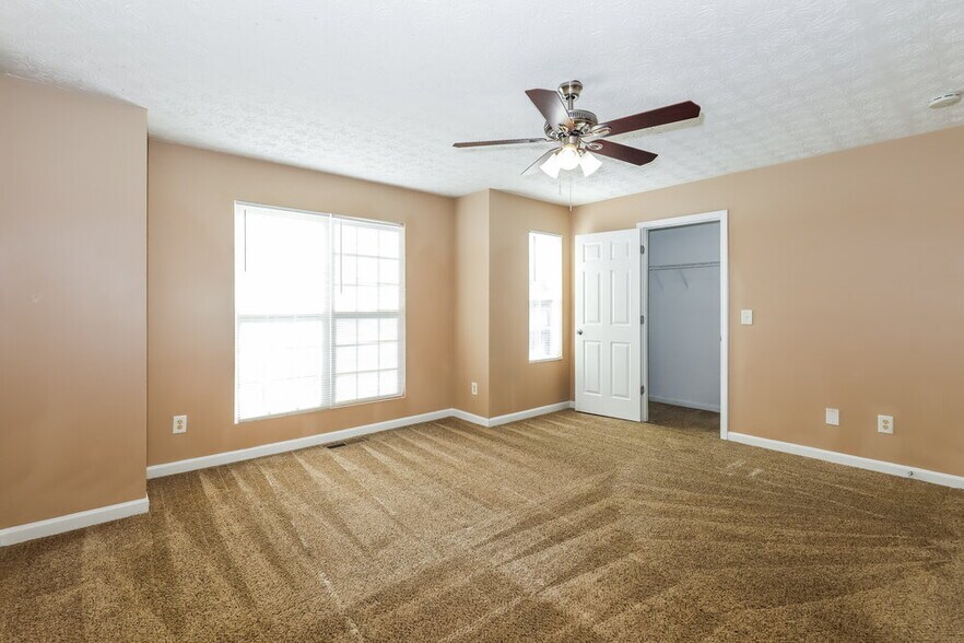 Building Photo - 1870 Grove Way