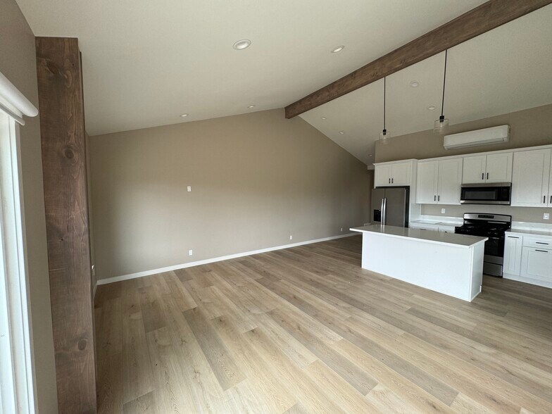Building Photo - 215 Burkhill Ln