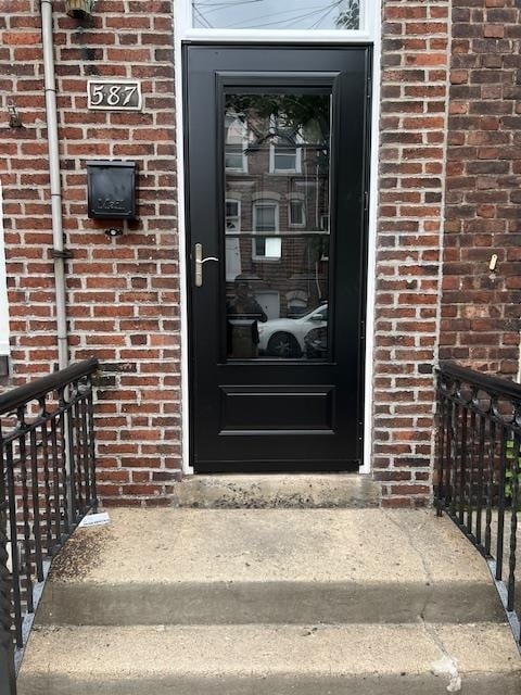 Primary Photo - 587 Gregory Ave