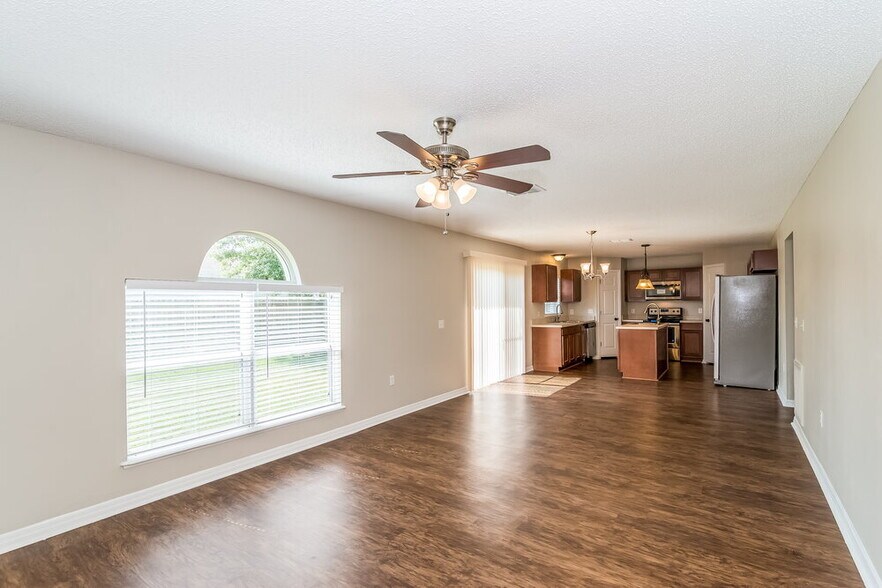 Building Photo - 3017 Sunset Ridge Dr