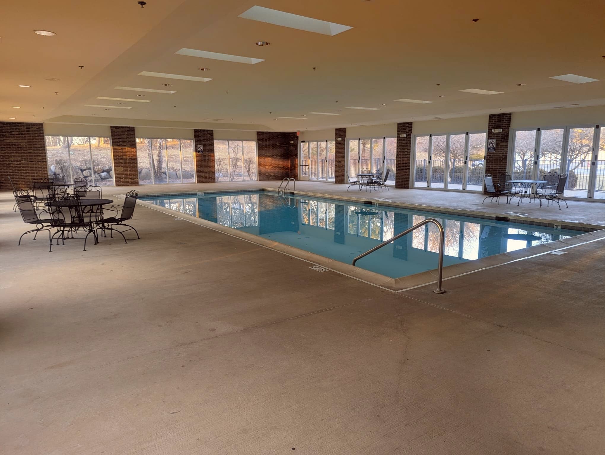 Building Photo - 104 Clubhouse Ln