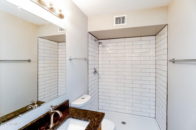 Building Photo - 555 N Elm