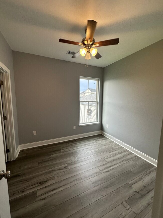 Building Photo - 1522 Sere St