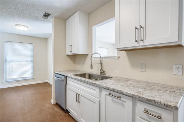 Building Photo - 6809 S Creek Dr