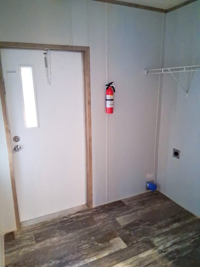 Building Photo - 131 Rainbow Dr