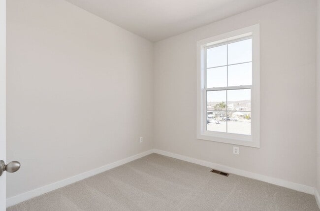 Building Photo - New Construction - 3 bed, 3 bath Townhome in the City