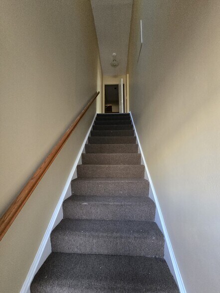 Building Photo - 463 Whalley Ave