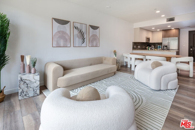 Building Photo - 1070 S Bedford St