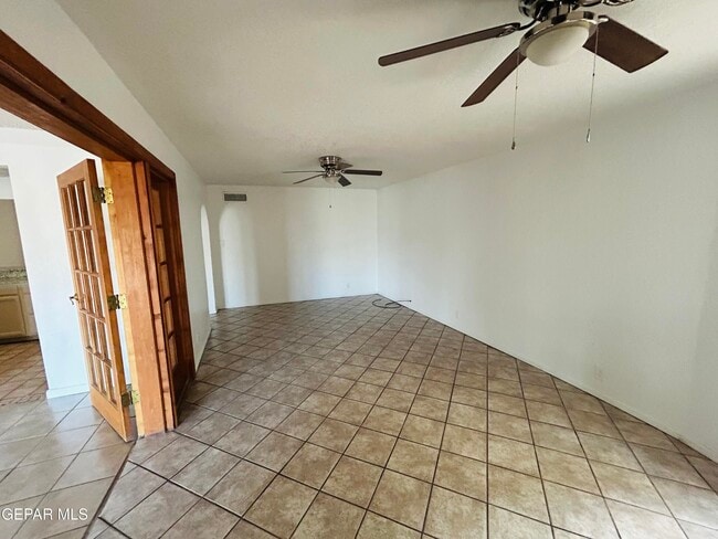 Building Photo - 805 Chile Pl