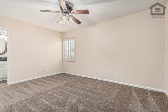 Building Photo - 3Bed/3Bath House at Thomas/7th Ave! Ready for Immediate Move-In! -- NO HOA! FULLY REMODELED!