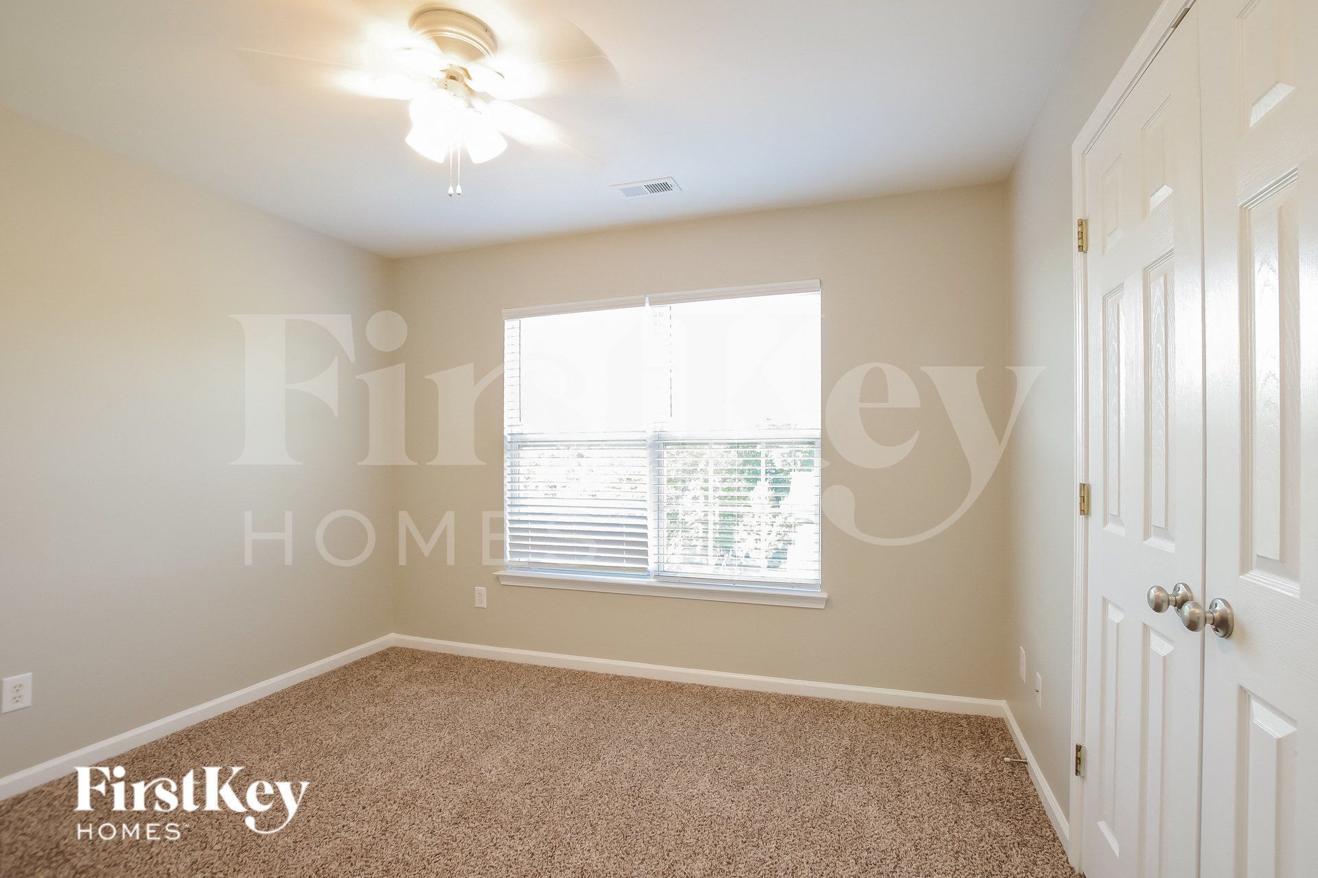 Building Photo - 105 Mark Twain Ct