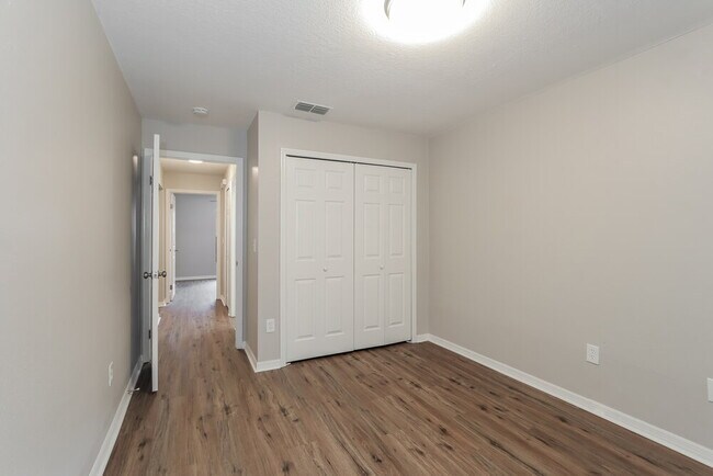 Building Photo - 9735 Fox Chapel Rd