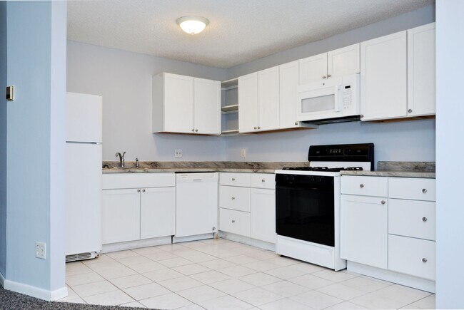 Building Photo - Spacious 2 Bed/1 Bath Condo in Brooklyn Park - Available NOW!