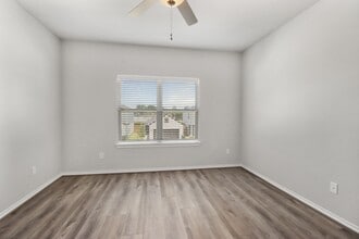 Building Photo - 1403 Acorn Mdw St