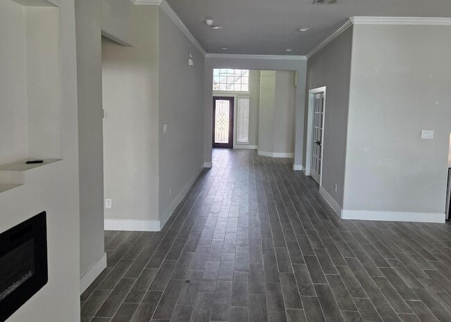 Building Photo - 24307 Bello Everett Lake Dr