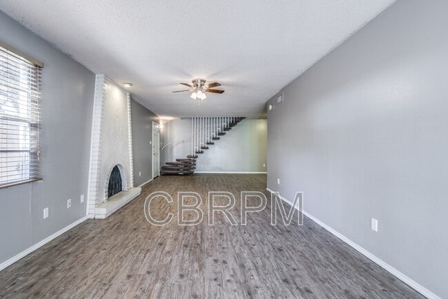 Building Photo - 5308 Kenosha Ave