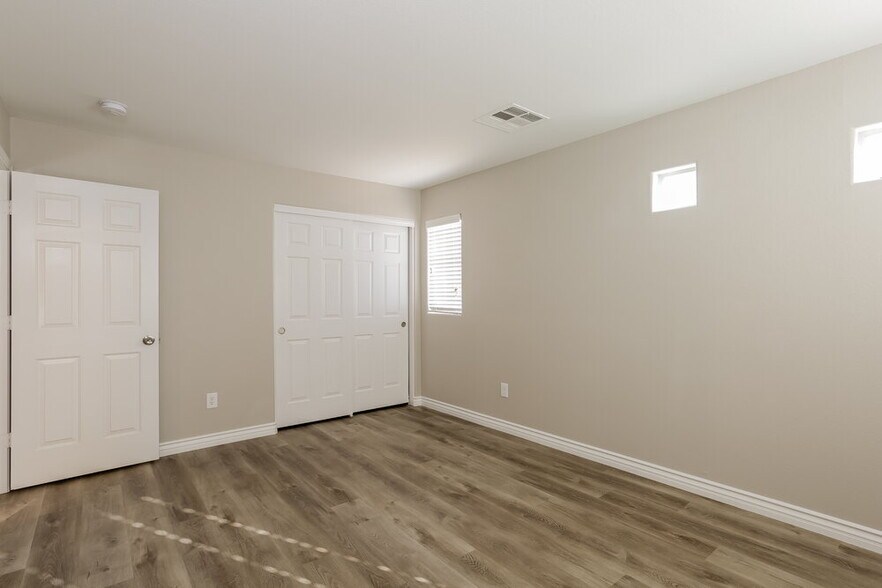 Building Photo - 9116 Iron Cactus Ave