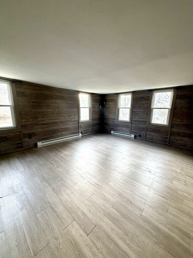 Building Photo - 16 Ogden Rd