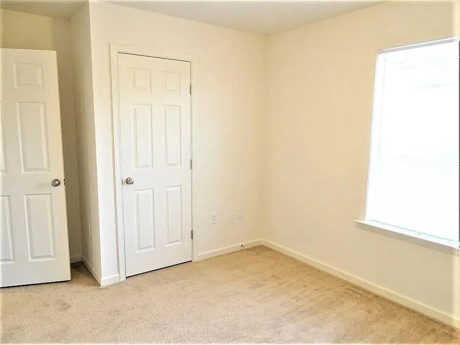 Building Photo - 149 Cedarwood Dr