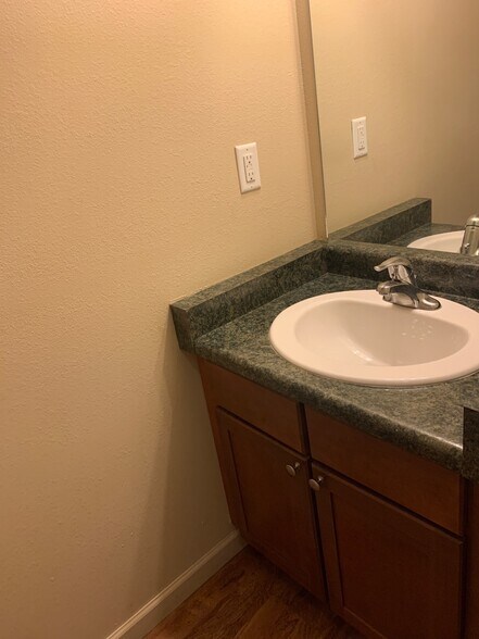 Building Photo - 3025 17th Ave W