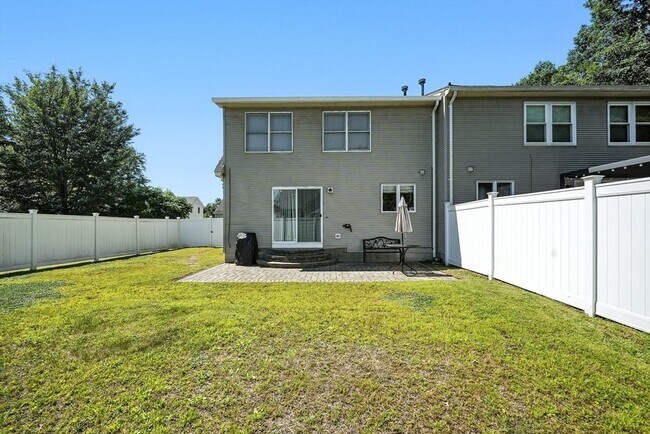 Building Photo - 52 Luden St