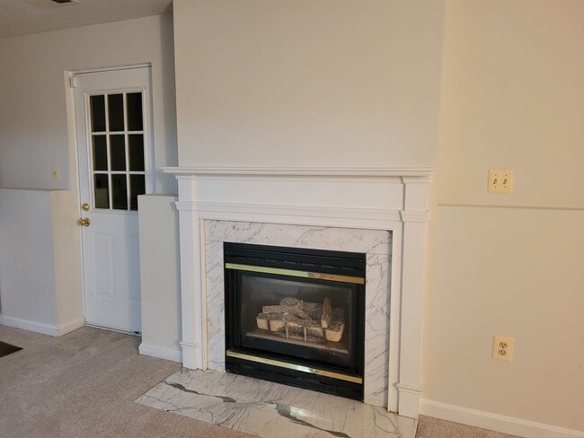 Building Photo - 1104 Kings Crest Dr