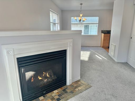 Building Photo - Lovely 3 bed Townhome near desirable Greenlake!