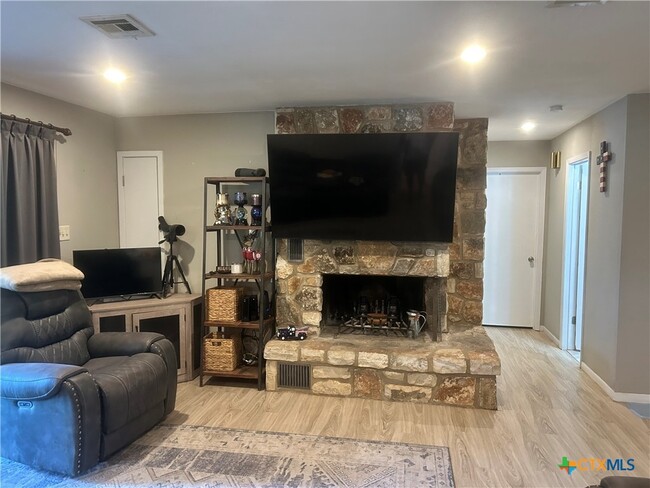 Building Photo - 5310 Lakeaire Blvd