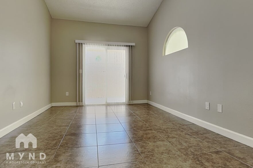 Building Photo - 2241 Goldhill Way